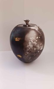 Lesley Tarlinton saggar fired vessel with gold leaf 19.5x14.5cm